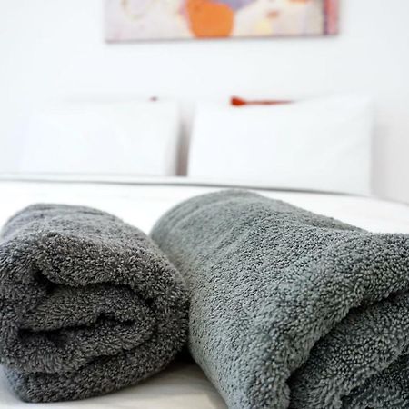 Urban Design Apt In Атина Екстериор снимка
