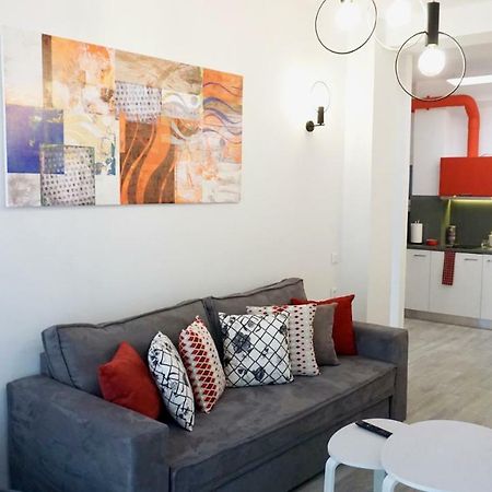 Urban Design Apt In Атина Екстериор снимка
