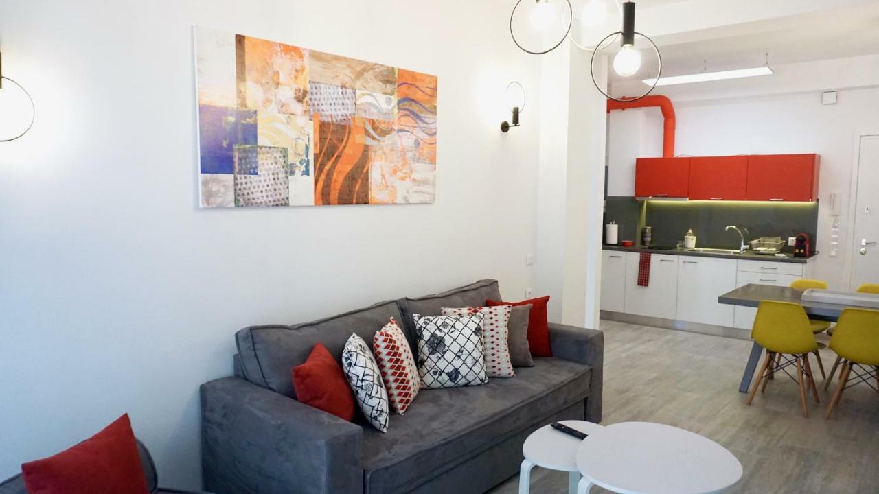 Urban Design Apt In Атина Екстериор снимка