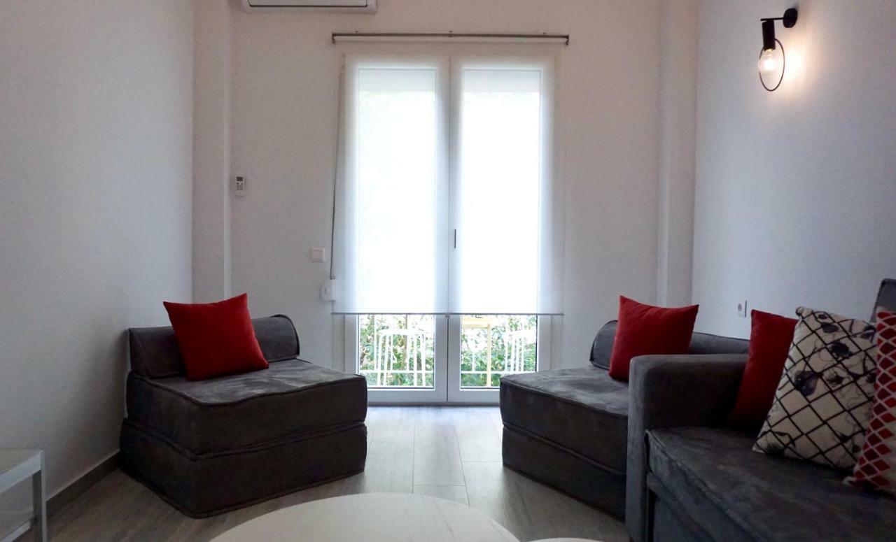 Urban Design Apt In Атина Екстериор снимка
