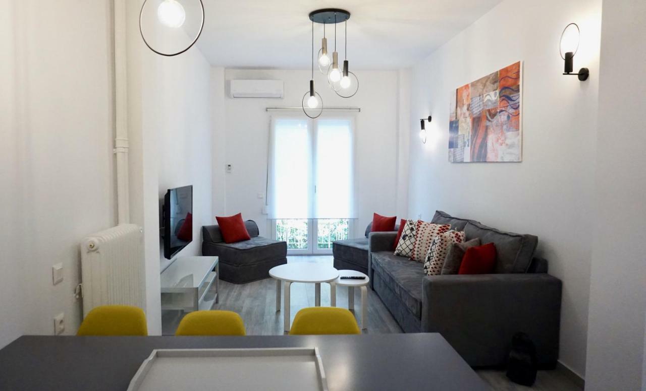 Urban Design Apt In Атина Екстериор снимка
