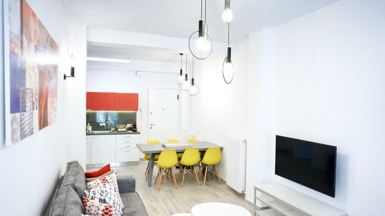 Urban Design Apt In Атина Екстериор снимка