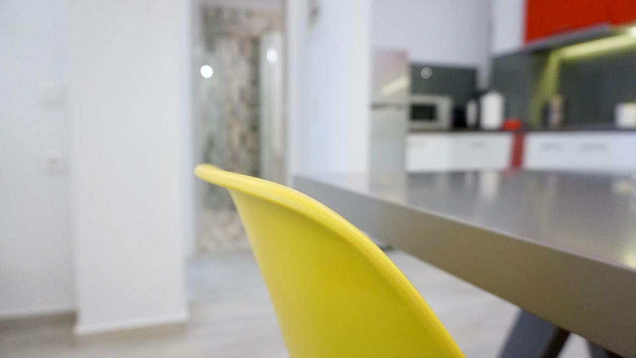 Urban Design Apt In Атина Екстериор снимка