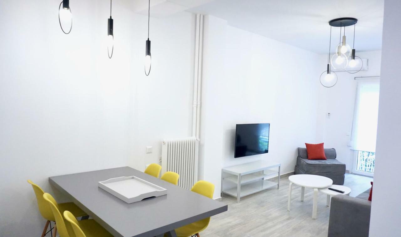 Urban Design Apt In Атина Екстериор снимка
