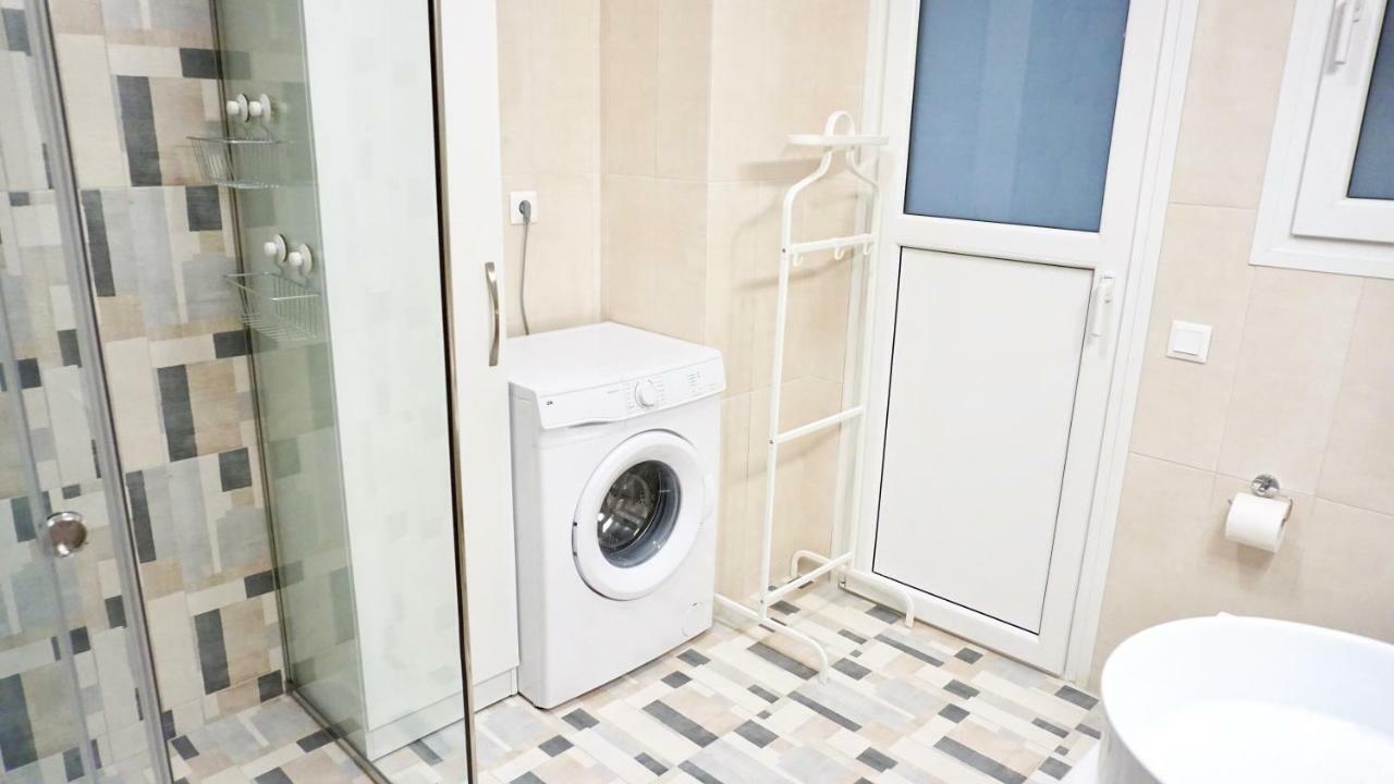 Urban Design Apt In Атина Екстериор снимка