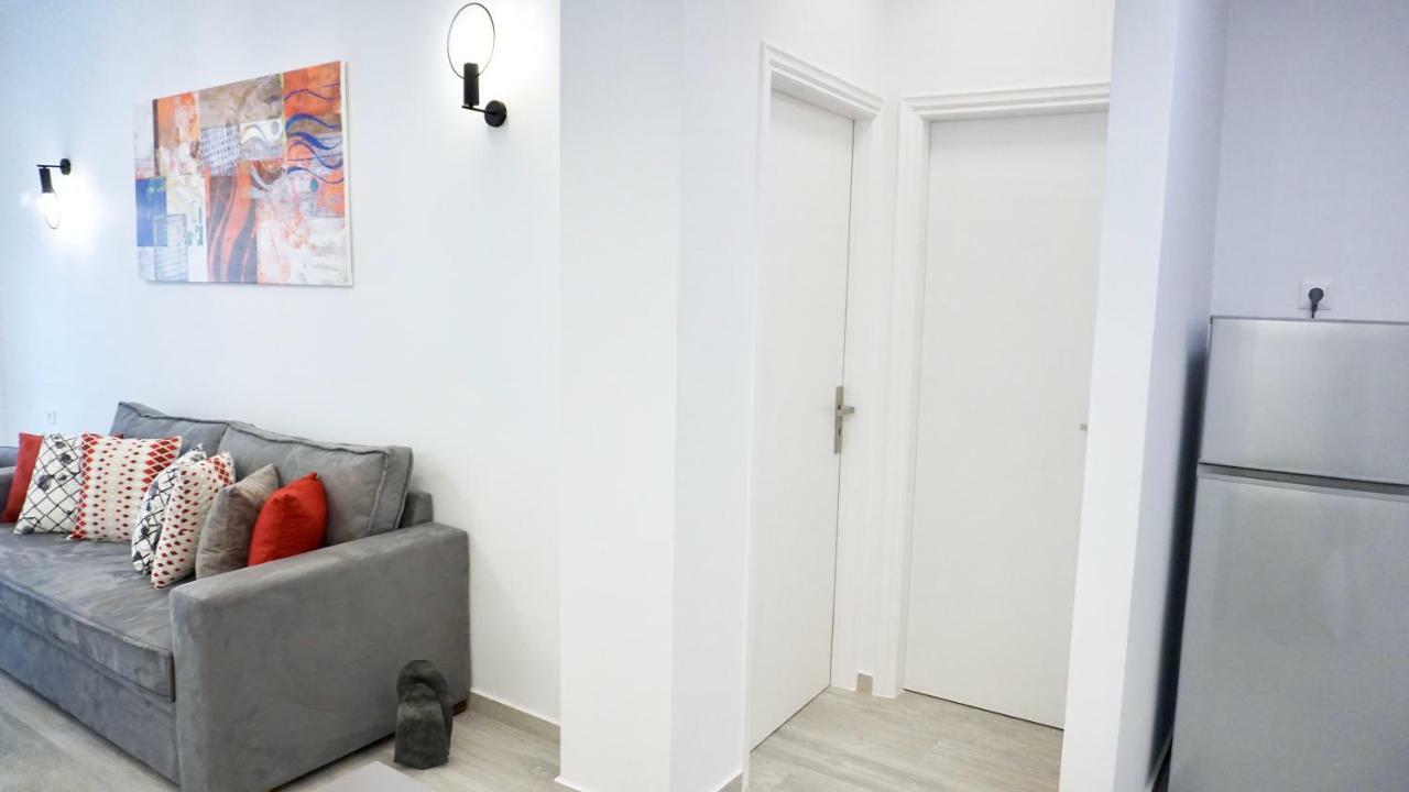 Urban Design Apt In Атина Екстериор снимка